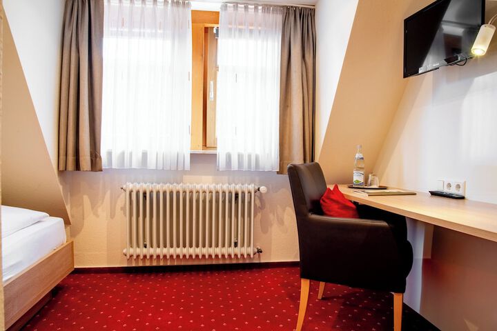 Room 50 of 125