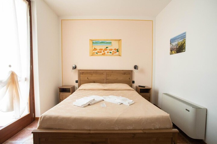 Room 8 of 63
