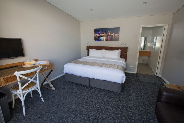 Room 3 of 39