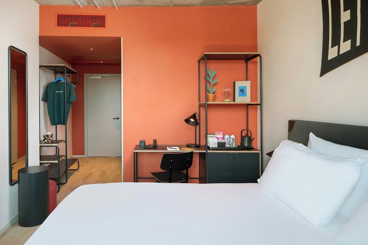 Room 20 of 77