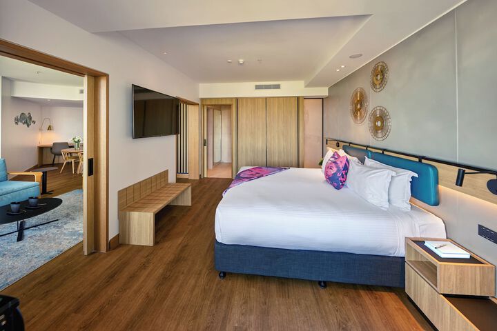 Room 12 of 87