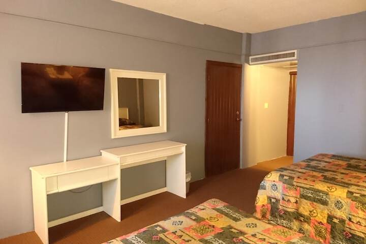 Room 13 of 37
