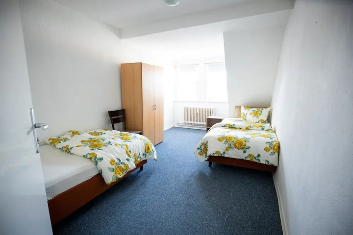 Room 2 of 6