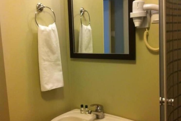 Room 15 of 28