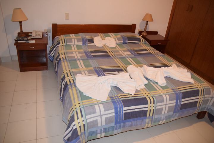 Room 9 of 42