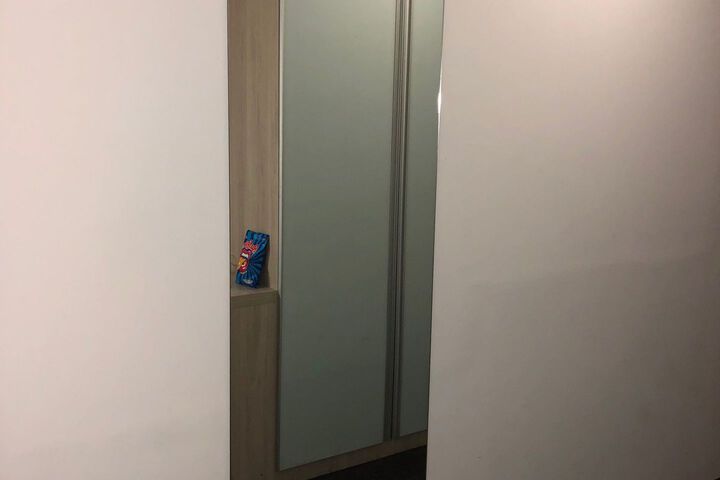 Room 27 of 42