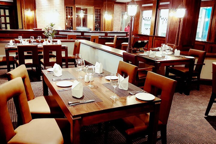 Dining 27 of 51