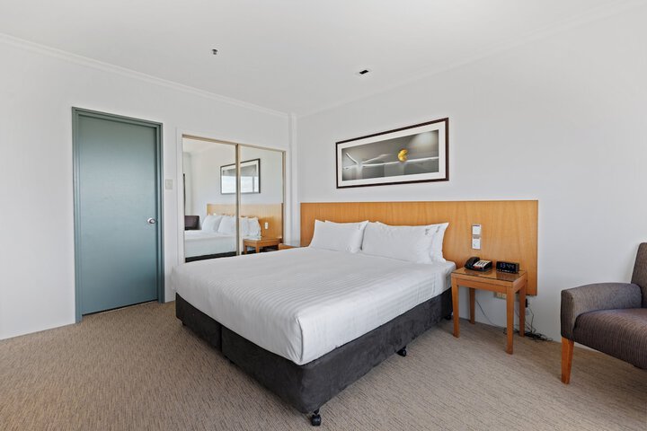 Room 43 of 143