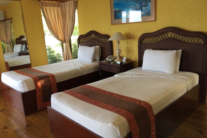 Room 7 of 80