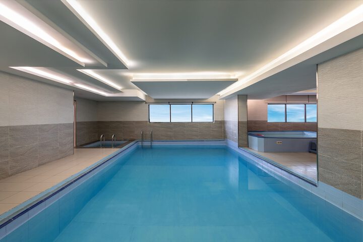 Hotel Pool