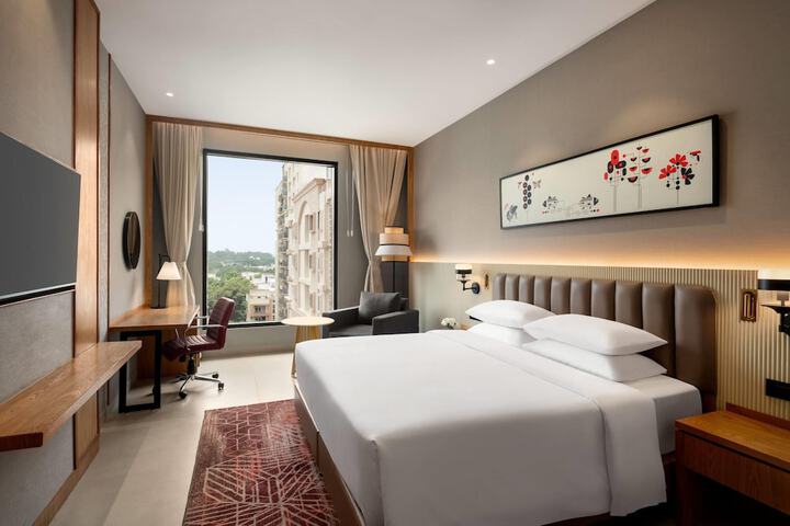 Room 12 of 81