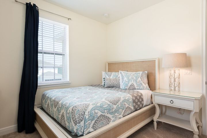Room 4 of 35