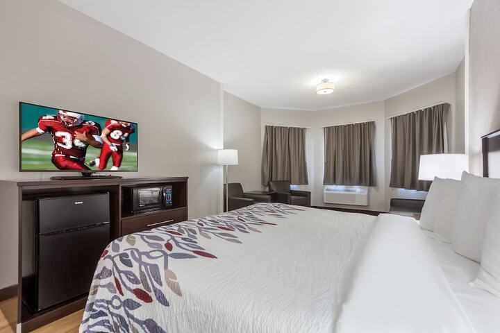 Superior King Bed with Sofa (24 of 25)