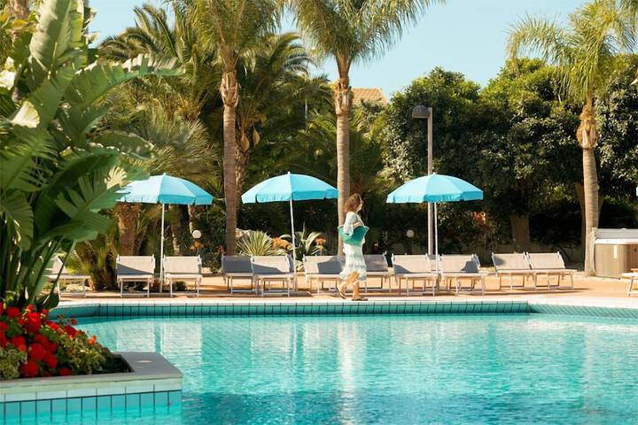 Pool 82 of 128