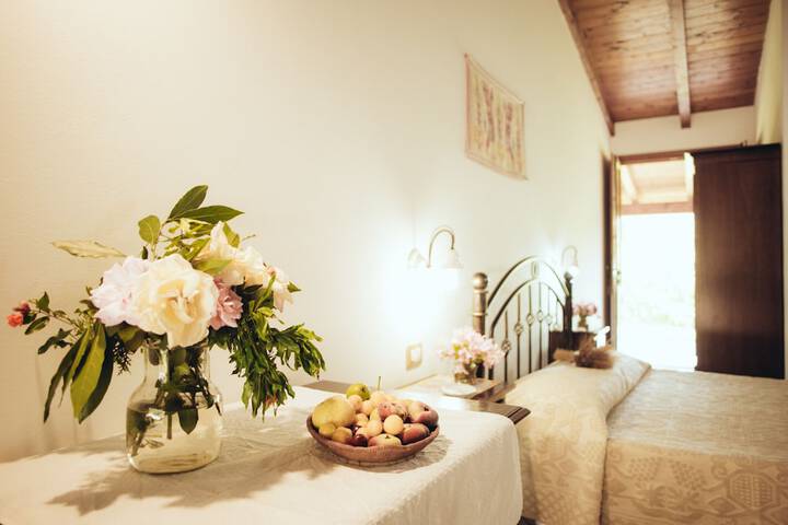 Room 4 of 90