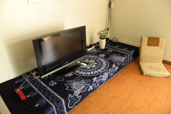 Room 12 of 16