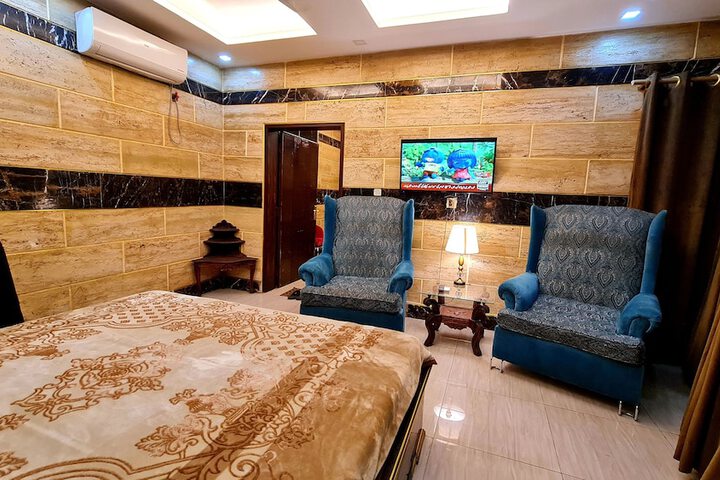Room 16 of 41