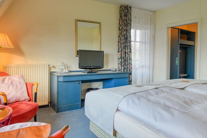 Room 18 of 27