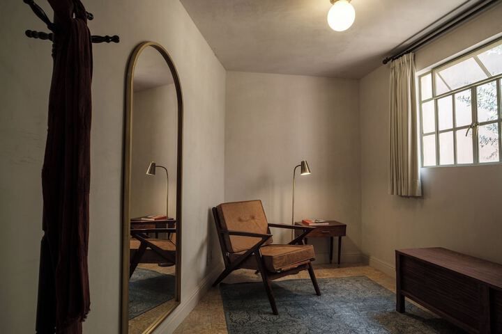 Room 85 of 222
