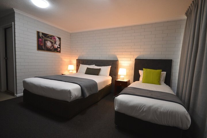 Room 17 of 65