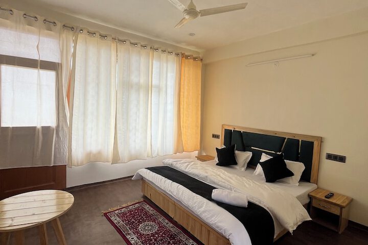 Room 16 of 27