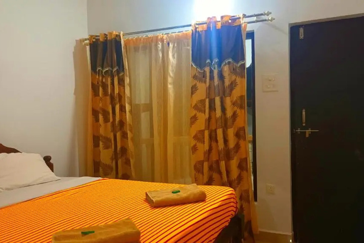 Room 4 of 14