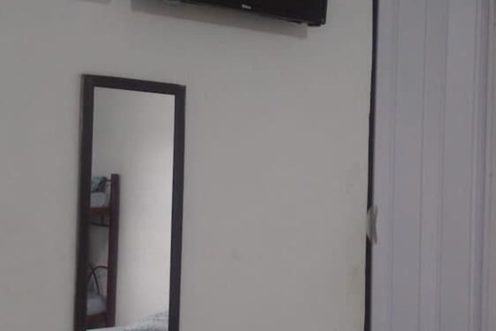 Room 10 of 16