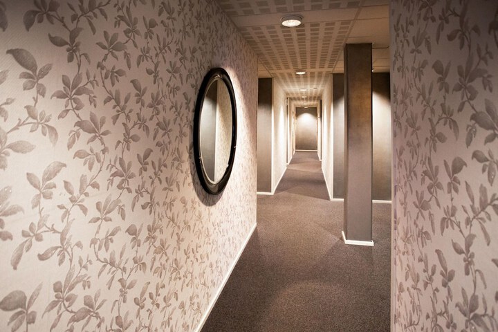 Ballroom/Hall 35 of 36