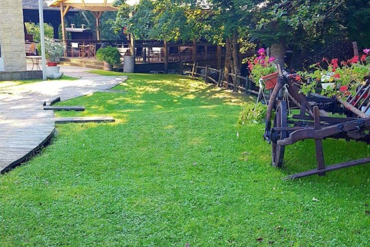 Property Grounds 18 of 28