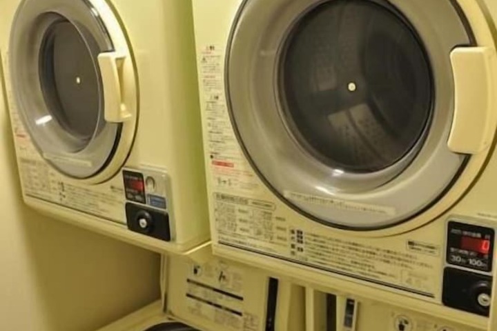 Laundry 16 of 32
