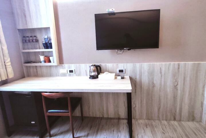 Room 12 of 27