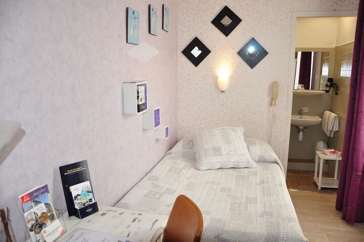 Room 14 of 82