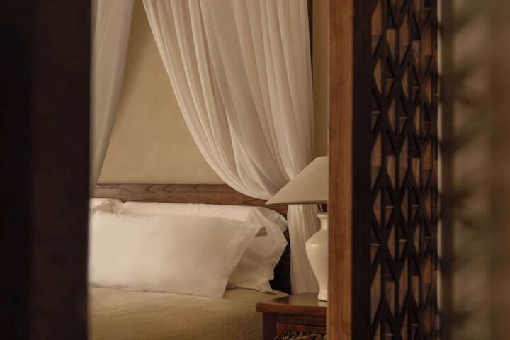 Room 27 of 78