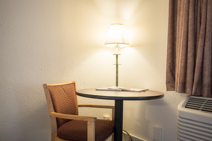 Room 14 of 73