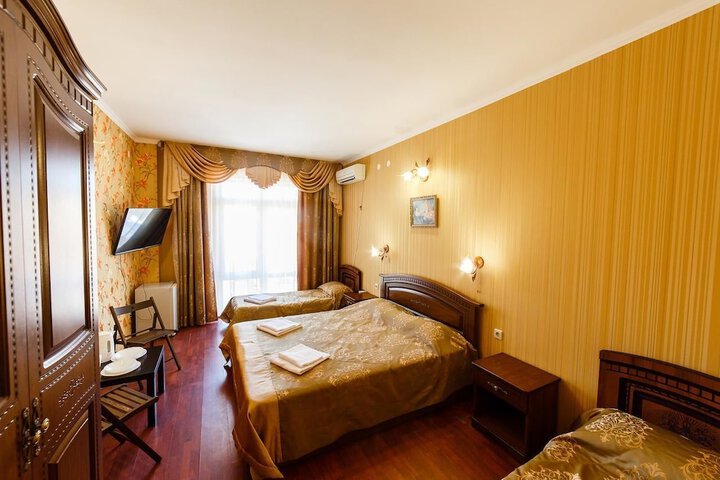 Room 5 of 24