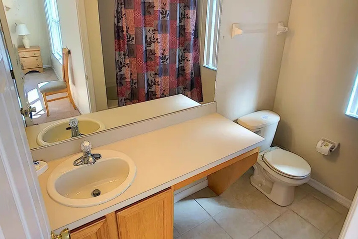 Room 11 of 19
