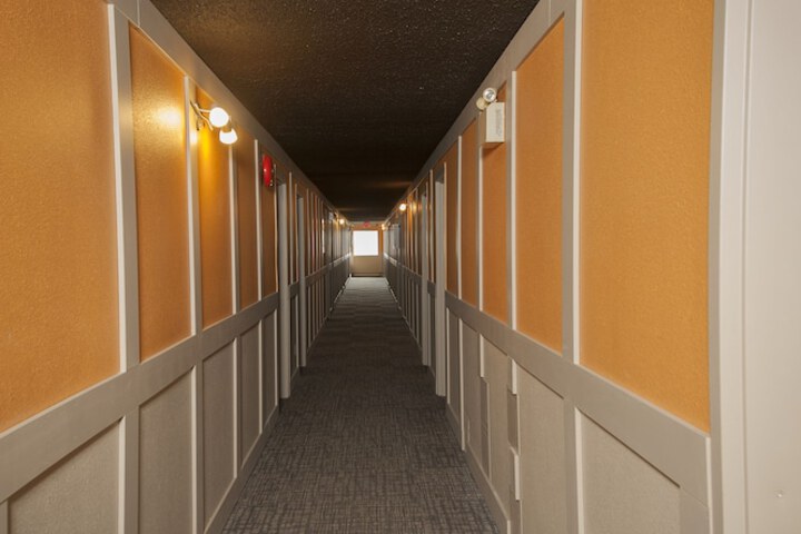 Ballroom/Hall 18 of 20