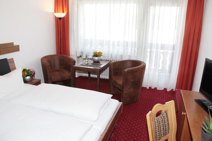 Room 10 of 41