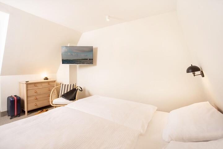 Room 47 of 53
