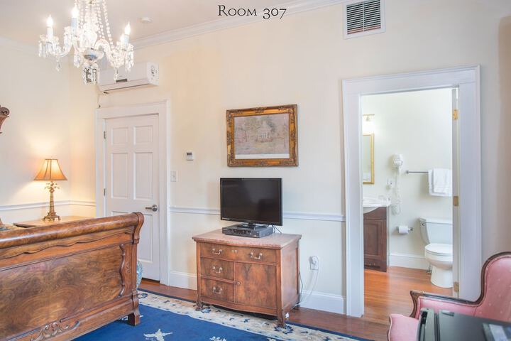 Room 44 of 170
