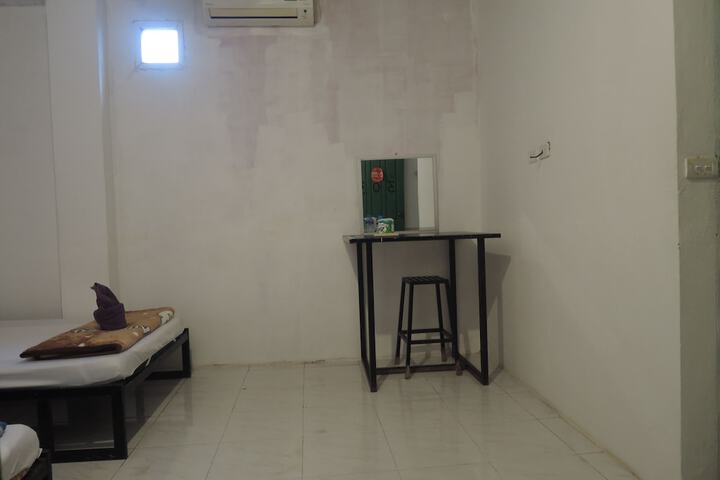 Room 35 of 155