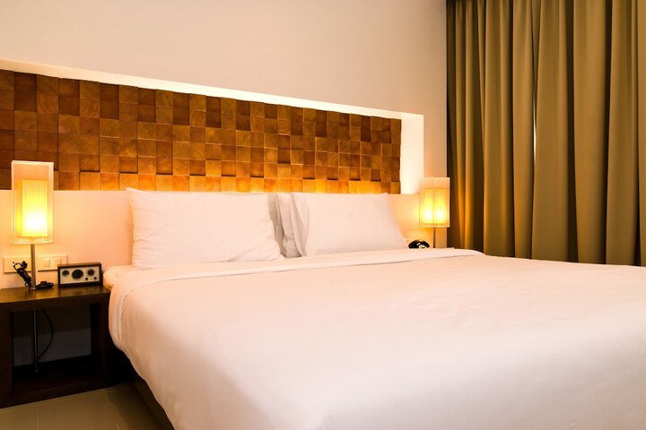 Room 5 of 33
