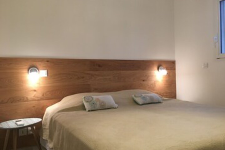 Room 6 of 19