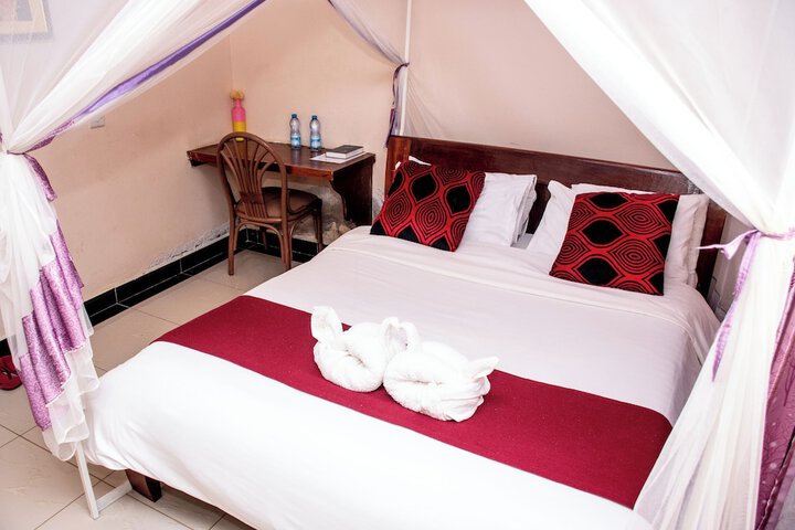 Room 4 of 24