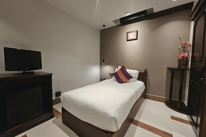 Room 55 of 110