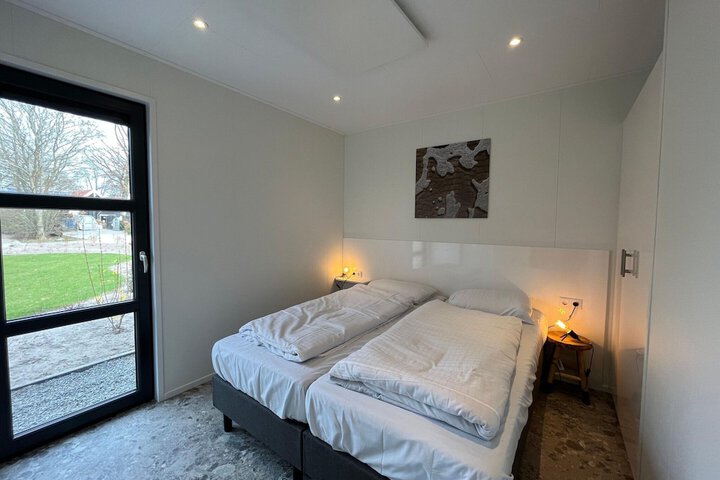 Room 3 of 37