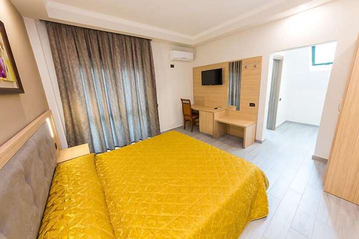 Room 21 of 50