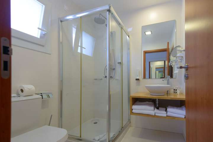 Room 40 of 52