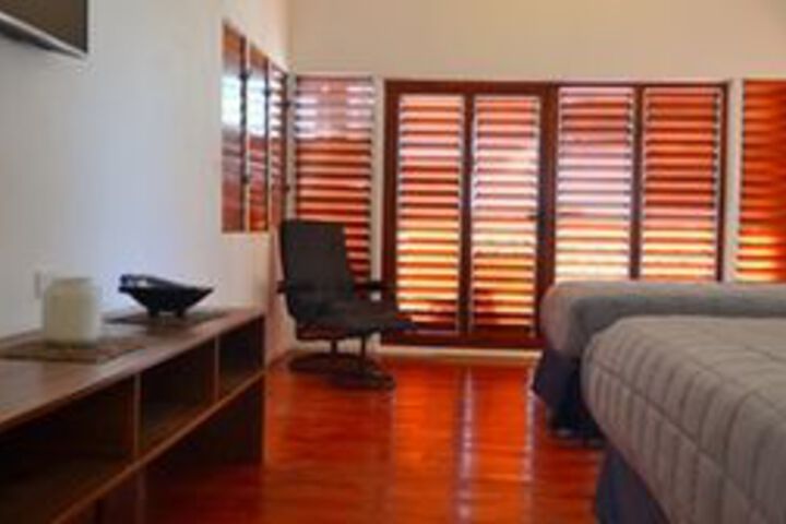 Room 12 of 38
