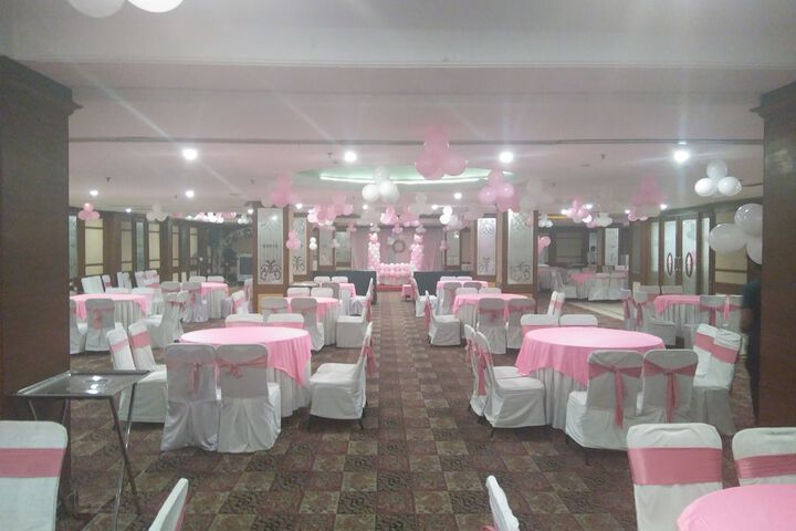 Ballroom/Hall 10 of 12